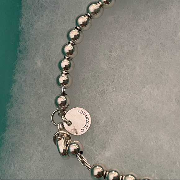 ❗️sold❗️Tiffany & Co mini bow bracelet - Picture 5 of 6